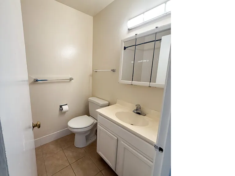 4 Davis Dr #A — Photo 17