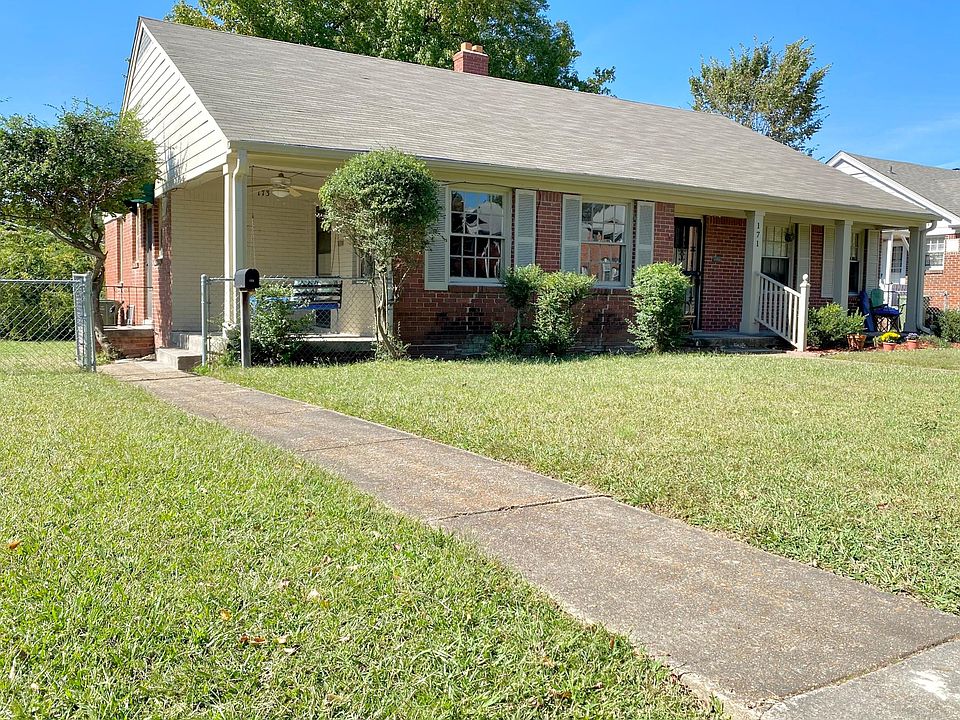 Front entrance (left side of duplex)
