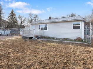 830 S Chicago St, Hot Springs, SD 57747