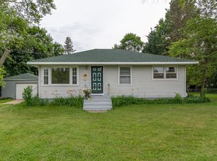 610 Cedar St, Paw Paw, MI 49079