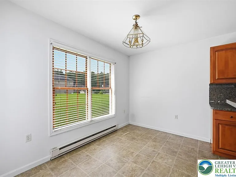 86 Northpark Dr E — Photo 30