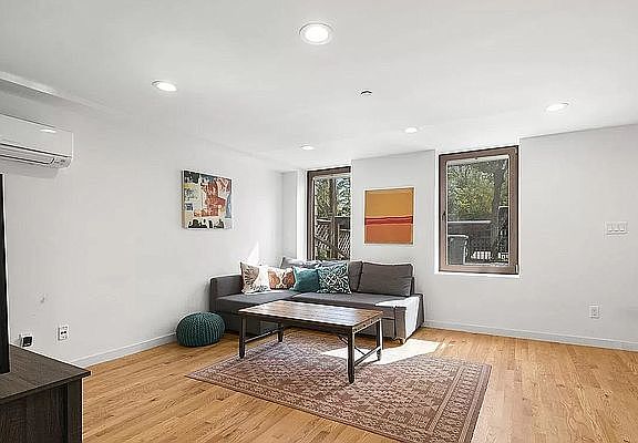 5th image of 10-31 48th Ave #1