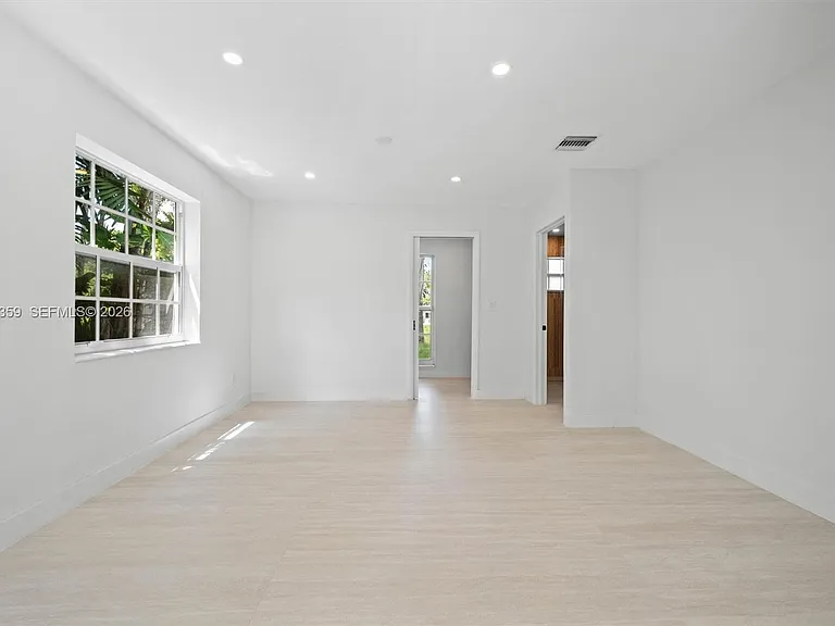 11770 Griffing Blvd — Photo 19