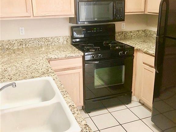 4th image of 3168 Tarpon Dr Unit 204