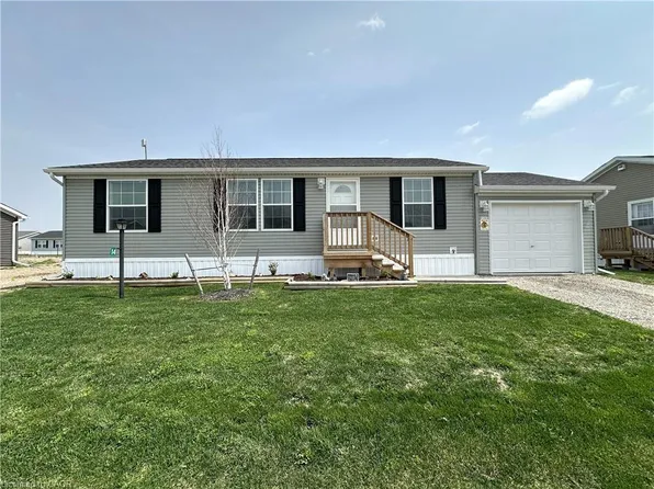 14 Copper Beech Dr, Haldimand County, ON N0A 1L0
