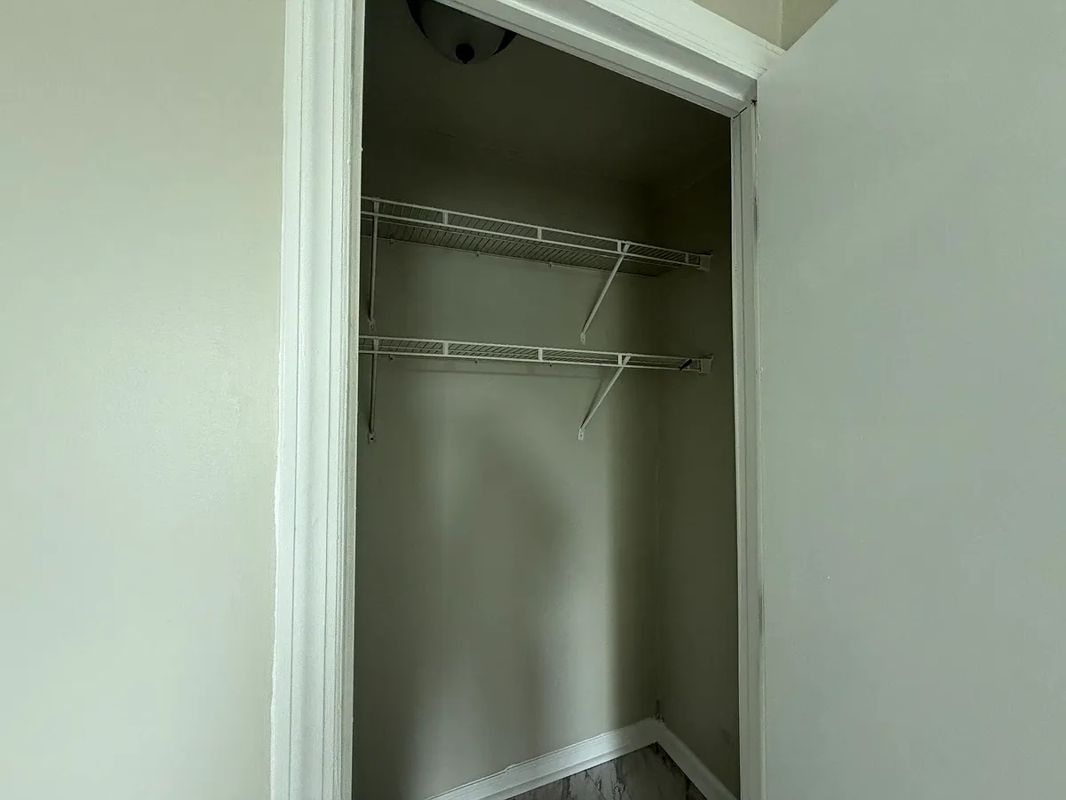 Building Photo - 176 Scheerer Ave #3L