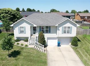 212 E 22nd St, Kearney, MO 64060