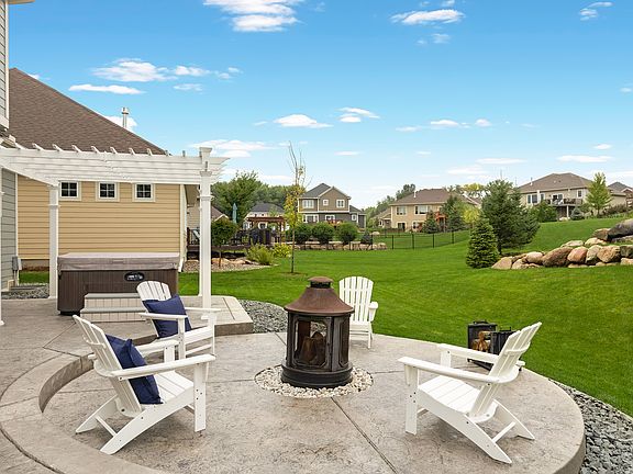 5th image of 1359 Pleasant Lake Dr