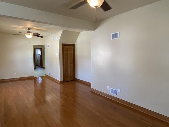3rd image of 211 Smith Ave