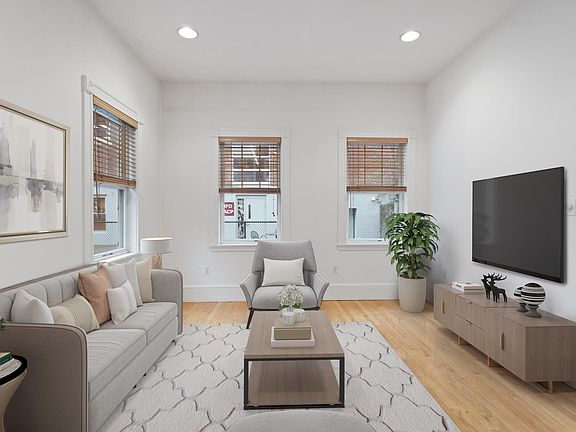 3rd image of 256 Bowen St #1