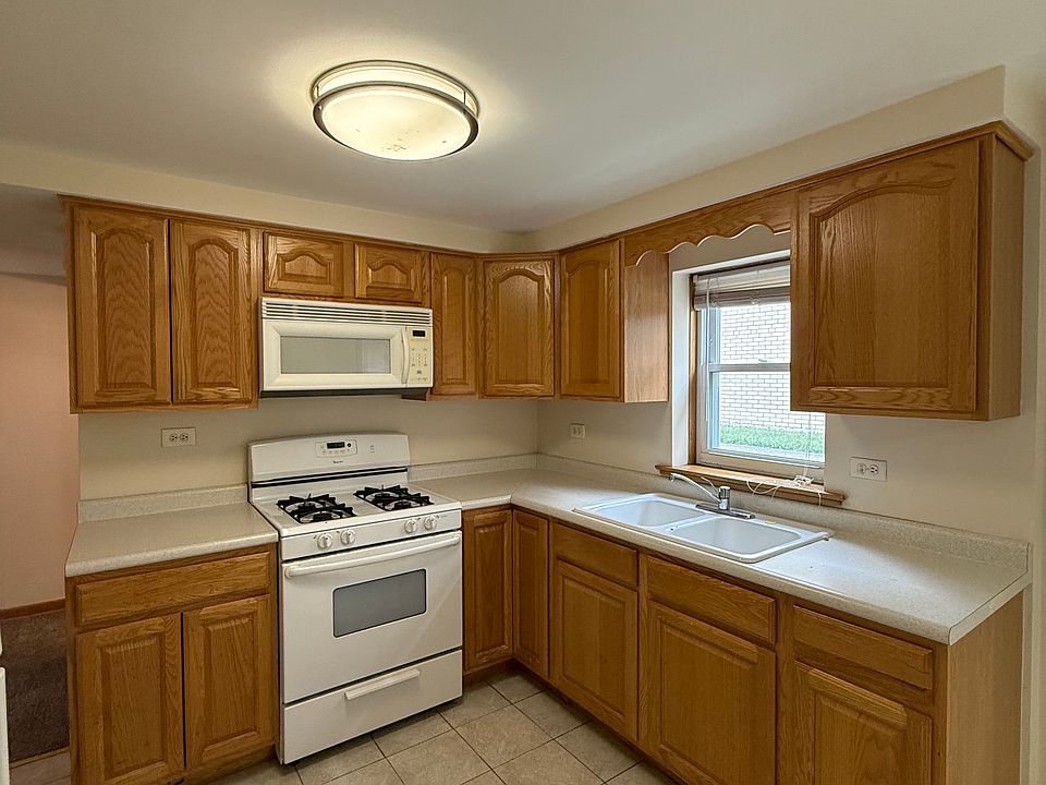 1st image of 4752 N Menard Ave