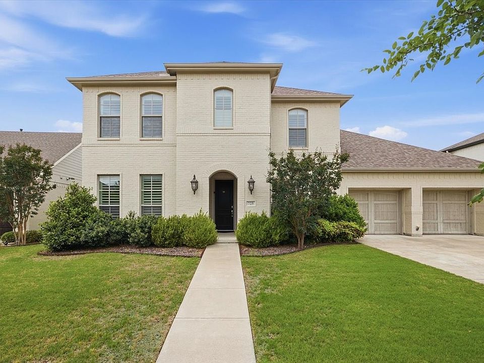 1st image of 725 Rosewood Pl