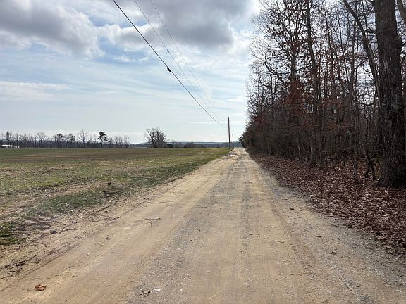 5th image of 1410 New Harmony Rd