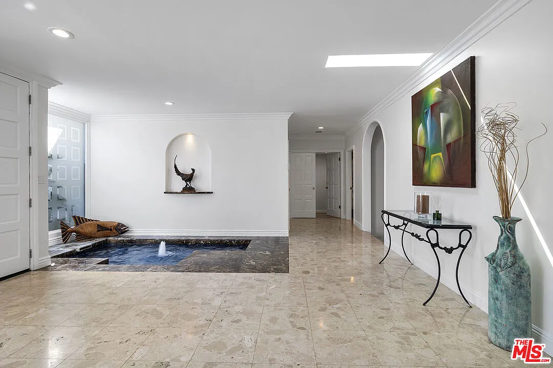 4 bed, 4.5 bath, 6259 sqft, $25,000 — Photo 4