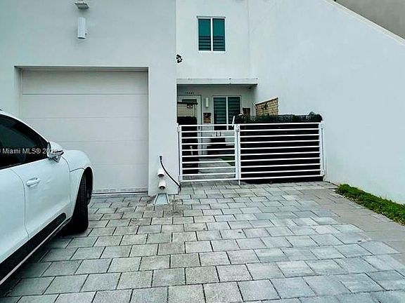 3rd image of 10460 NW 67th St #0