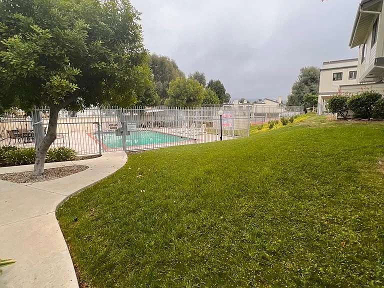 10500 Sunland Blvd #3 — Photo 12