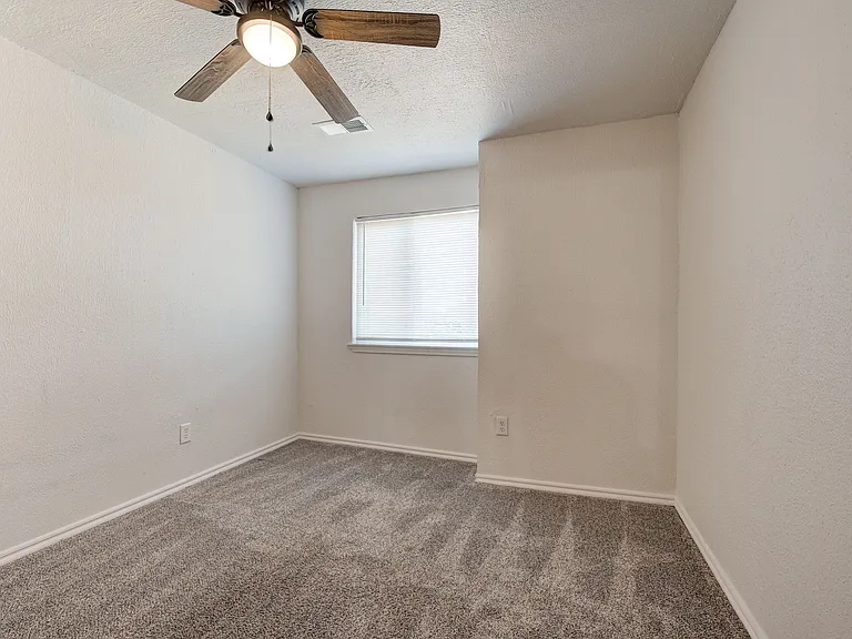 727 Vicksburg Ave — Photo 37