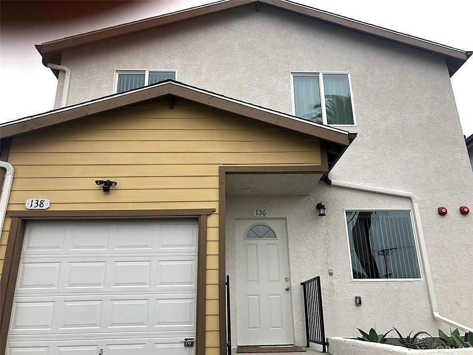 1st image of 136 E 109th St