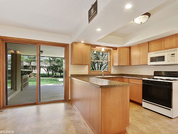 2nd image of 10529 S Long Ave