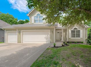 920 NE 102nd St, Kansas City, MO 64155