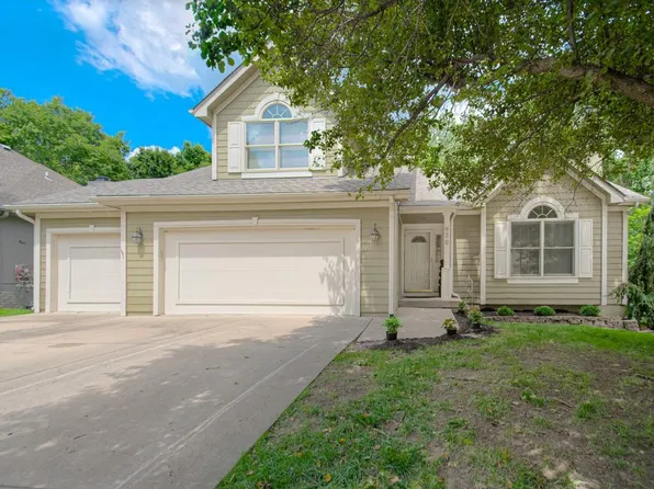 920 NE 102nd St, Kansas City, MO 64155