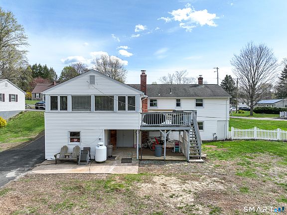 3rd image of 9 Lynn Ave