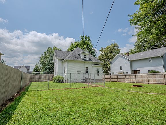 2nd image of 808 6th St