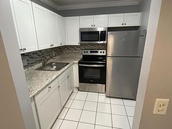 4th image of 294 Chatham O #294