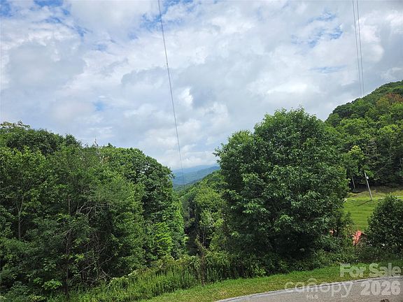 2nd image of 701 Pigeon Roost Rd