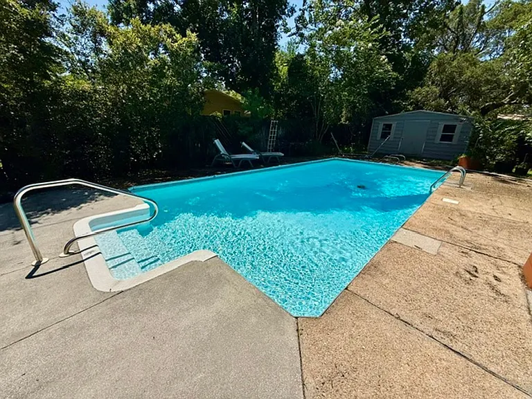 203 Hastings Ct — Photo 42