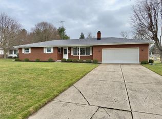 825 Wooddale Dr, Urbana, OH 43078