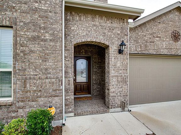 3rd image of 301 Sunspike Ct