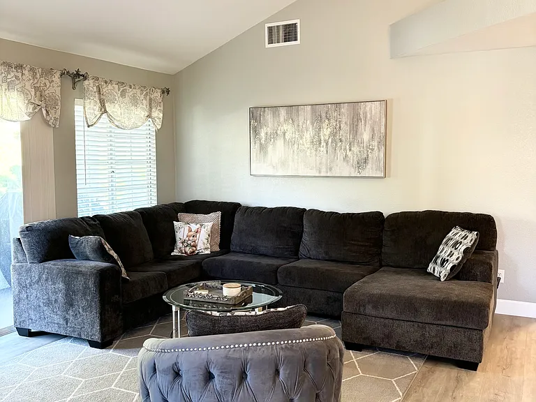 1006 S Dewcrest Dr — Photo 3