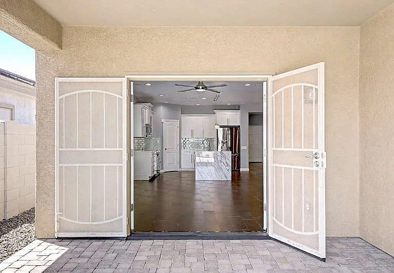 10772 W Yearling Rd — Photo 17