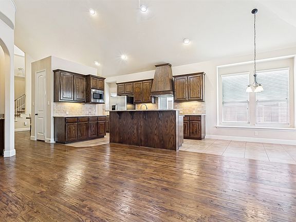 4th image of 433 Havenwood Ln