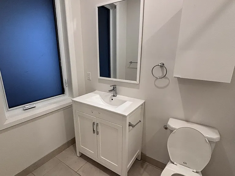82 Eccles St #2 — Photo 6