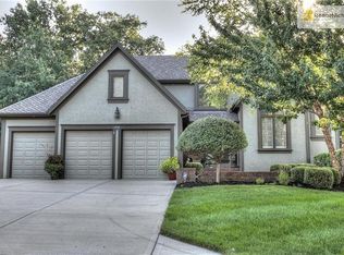 5823 Trailridge Dr, Kansas City, MO 64152