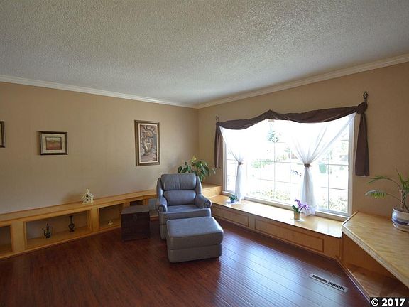 3rd image of 3216 Mountaire Dr