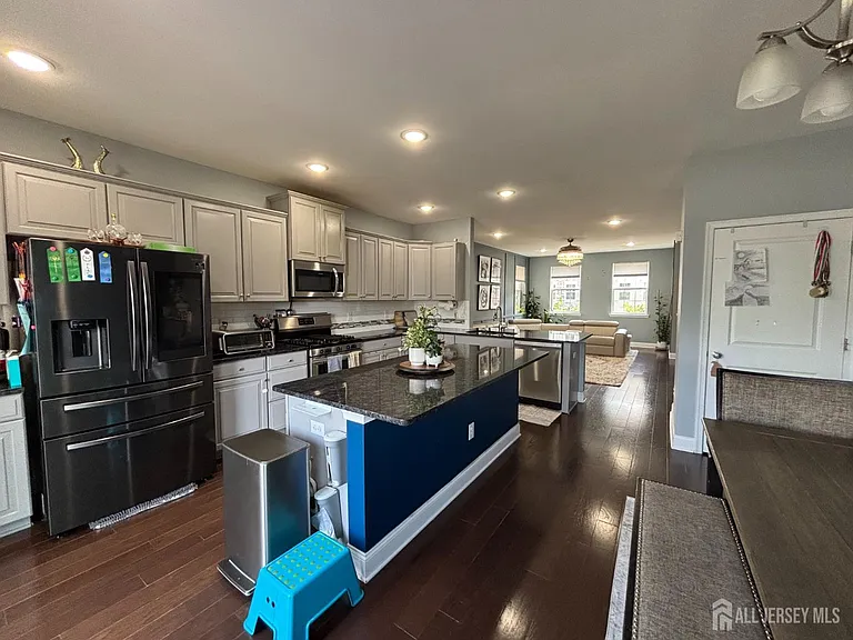 1106 Hights Farm Rd N — Photo 16