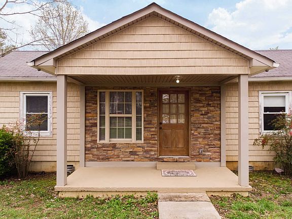 3rd image of 2320 Highway 41a N