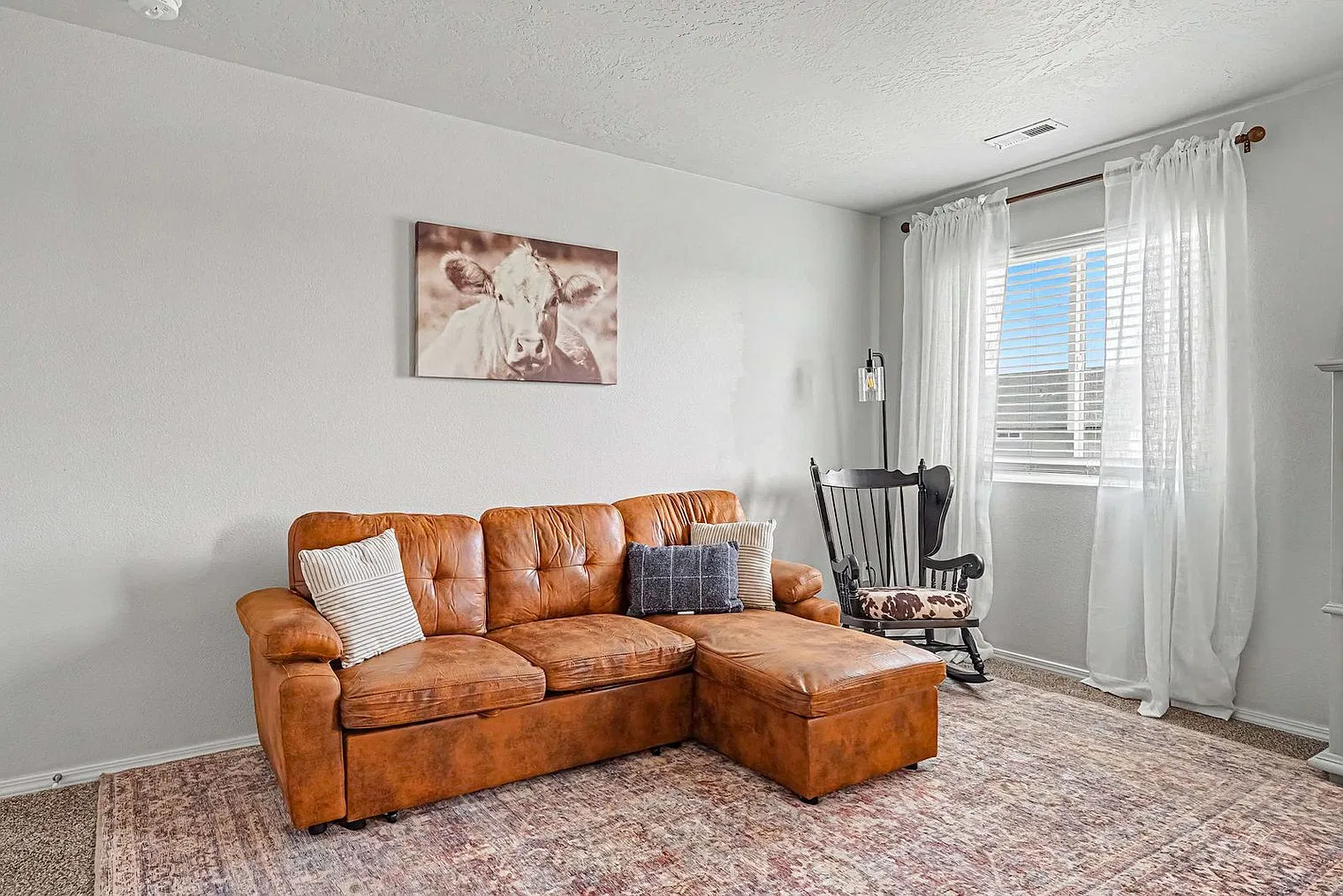 5 bed, 2.0 bath, 990 sqft, $15,846 — Photo 3
