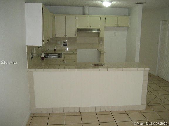 5th image of 284 NW 41st St #284