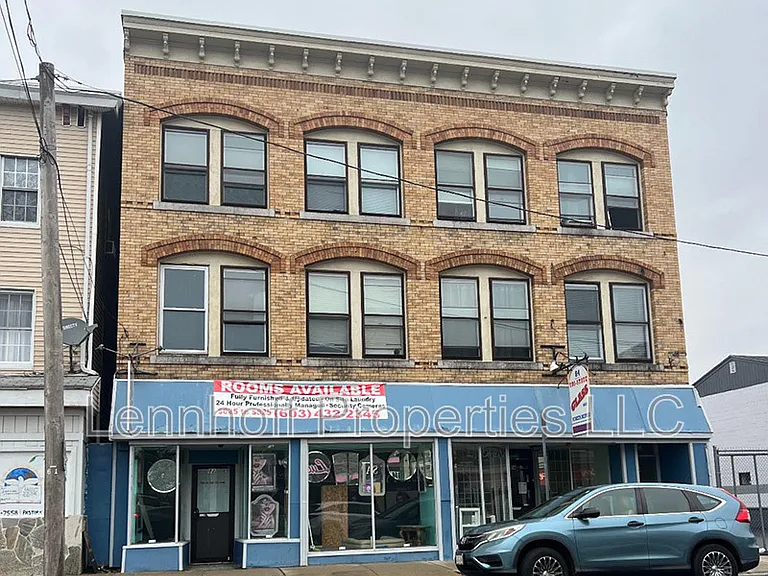 82-86 S Broadway #11 — Photo 1