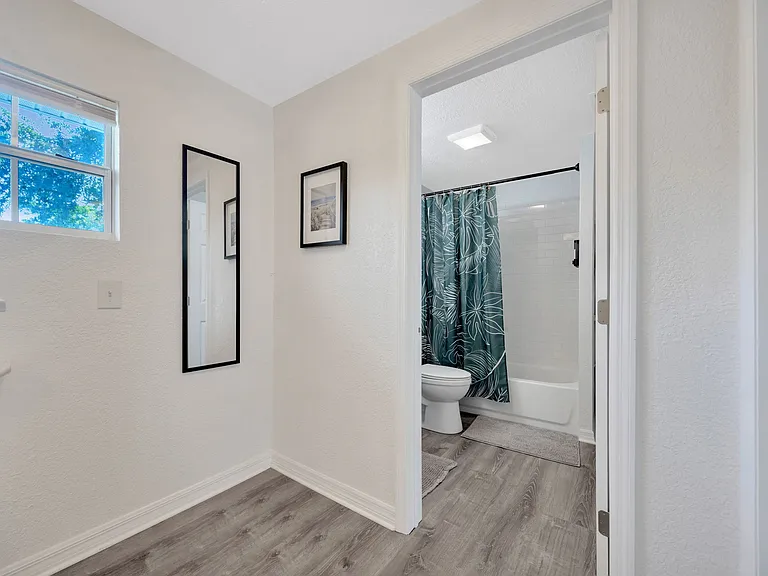 1215 E New Orleans Ave — Photo 24