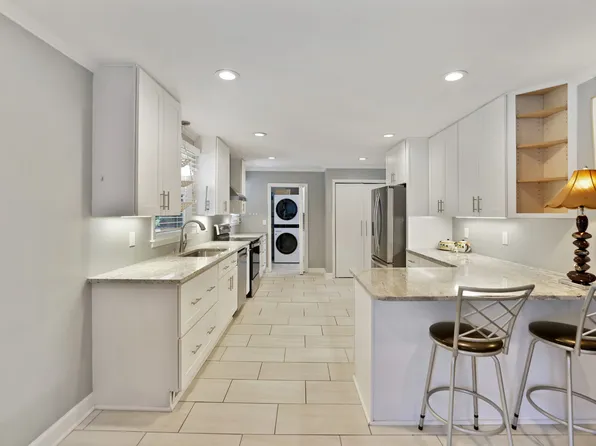 678 Brewer Dr, Nashville, TN 37211