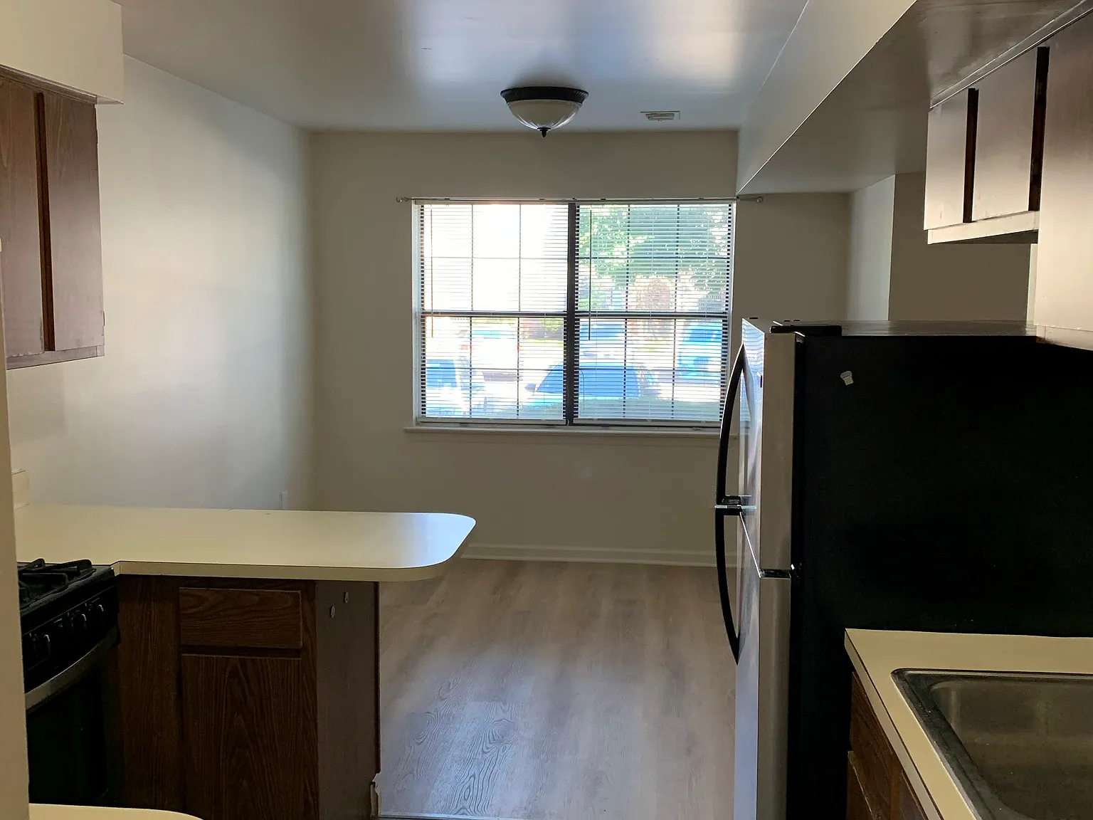 2 bed, 1200 sqft, $2,200 — Photo 4