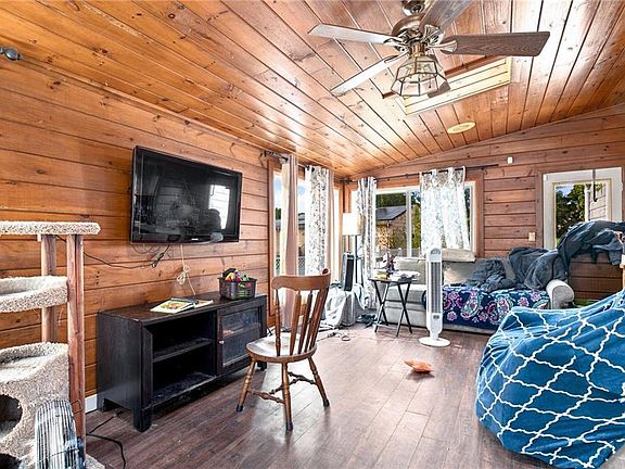 3rd image of 23 Hornbeam Dr