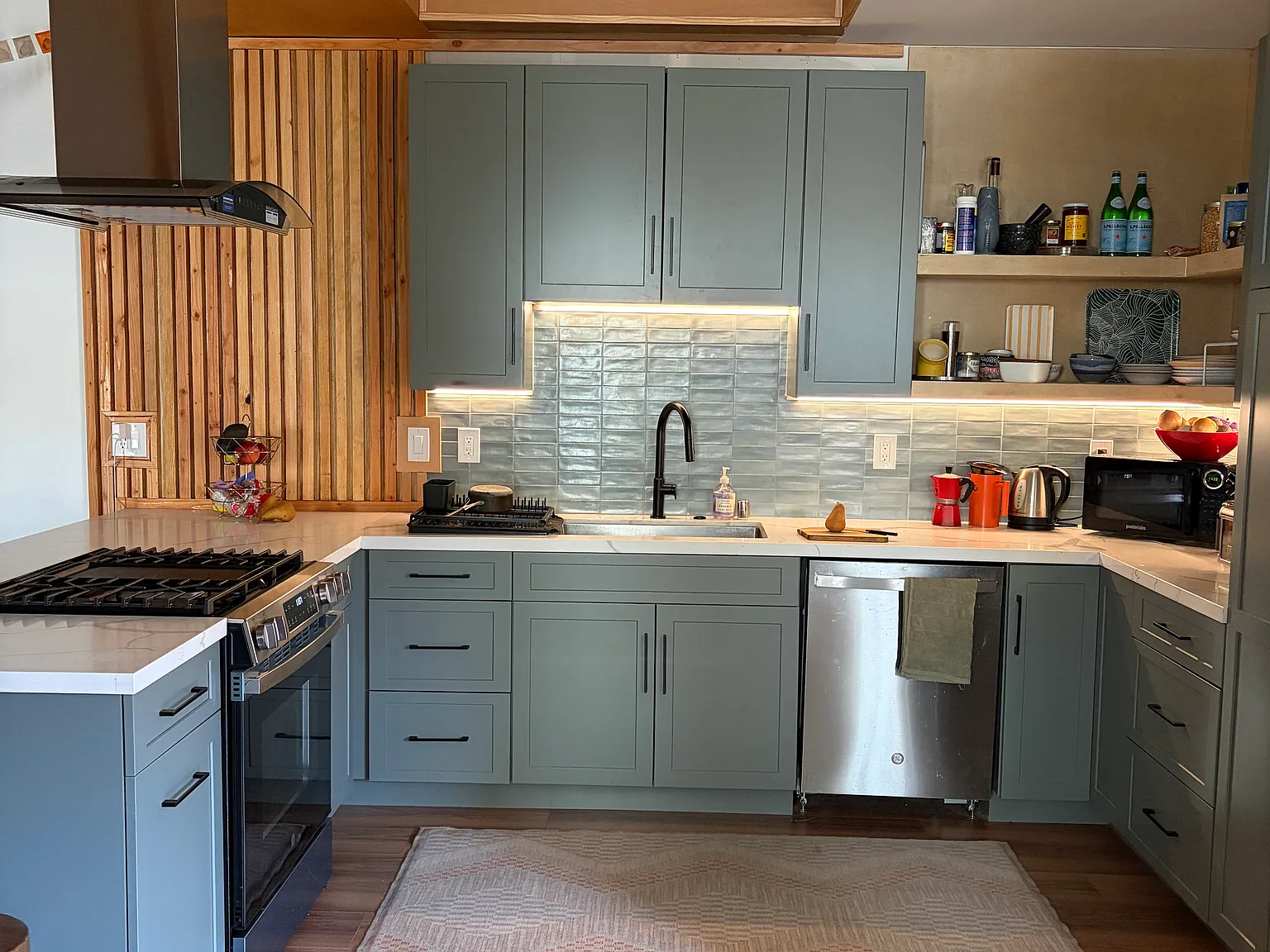 3 bed, 1400 sqft, $4,500 — Photo 4