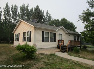 41900 Bur Oak Hills Rd, Pelican Rapids, MN 56572