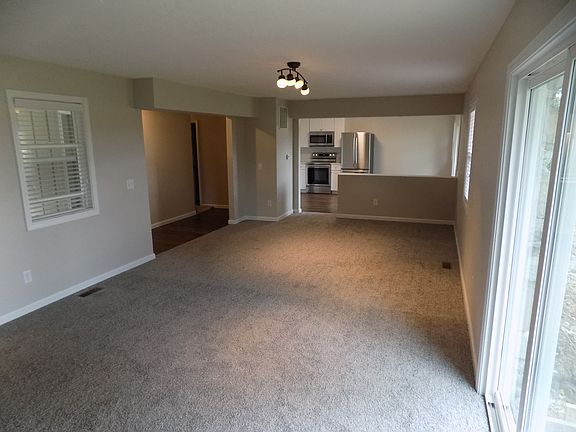 3rd image of 1525 Jeffrey Dr